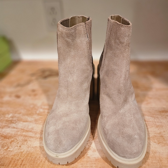 Dolce Vita Shoes - EUC Suede Lug Sole Dolce Vita Waterproof Heeled Boots Worn Once